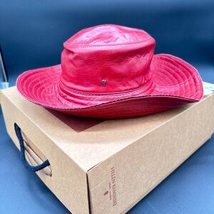 NIB Helen Kaminski Shiraz Calf Leather Hat